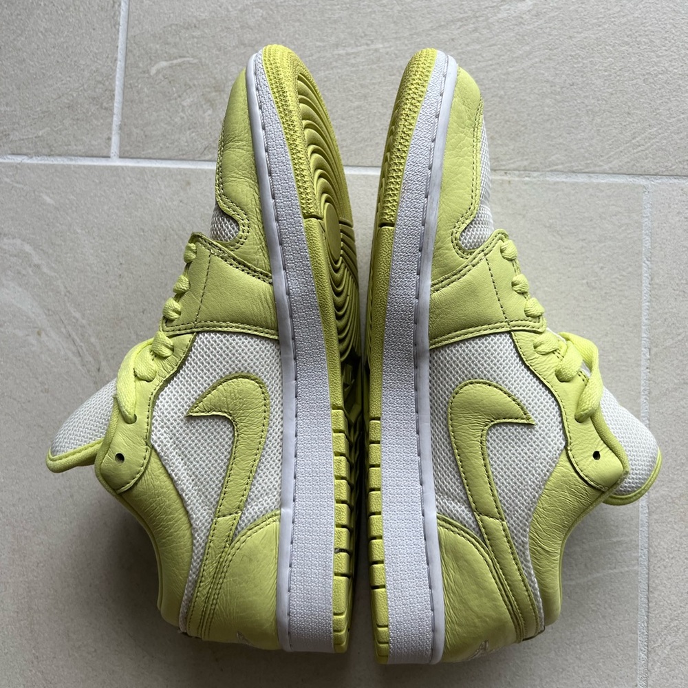 Jordan 1 Low in Limelight